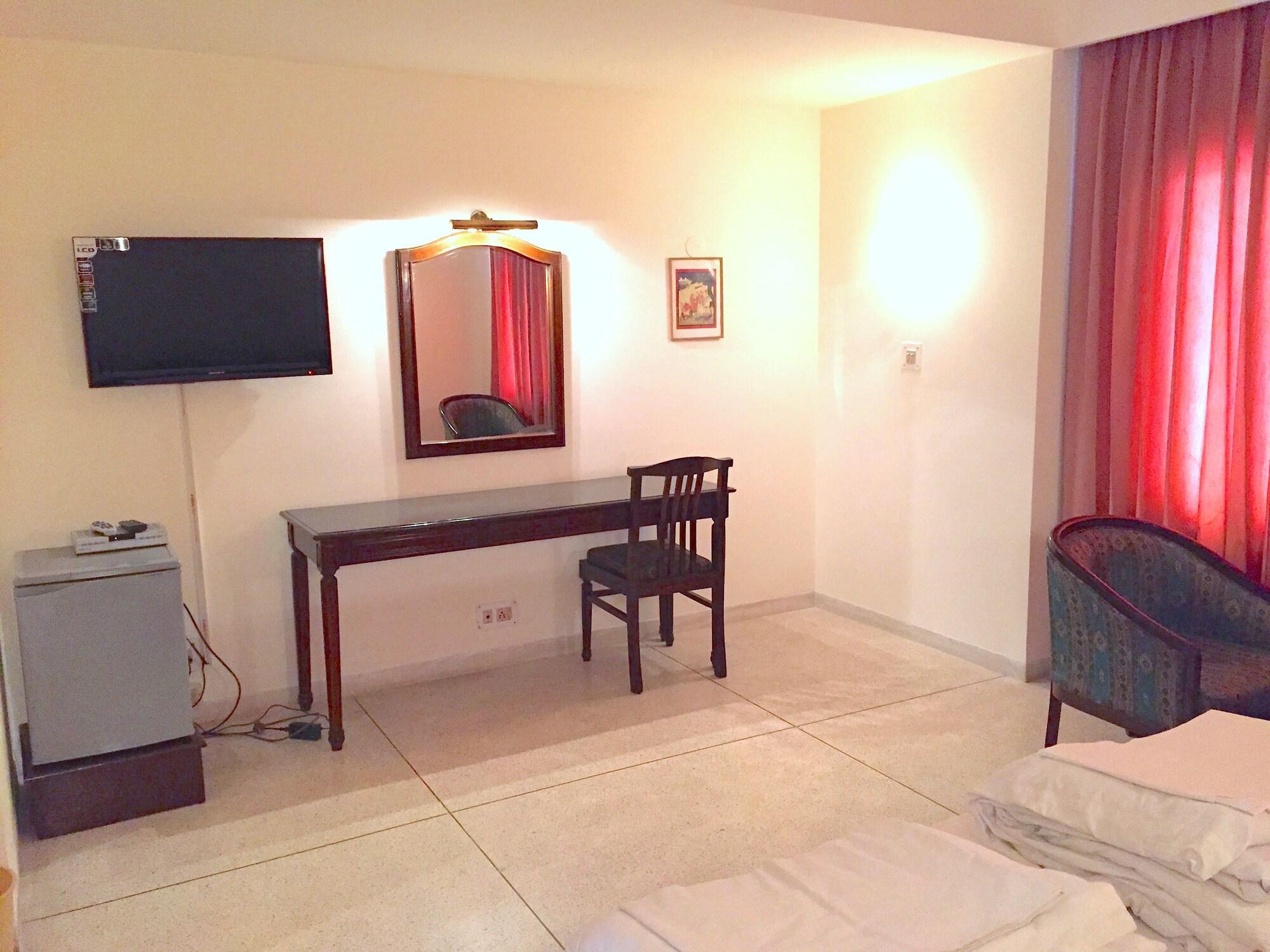 Hotel Alpana Haridwār Zewnętrze zdjęcie